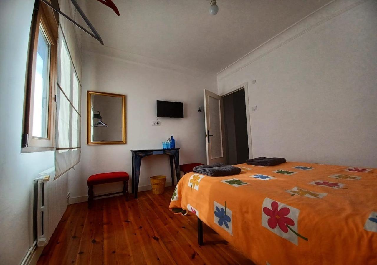 Habitaciones En El Atico De Tona Mirando A La Bahia De ซานตานเดร์ ภายนอก รูปภาพ